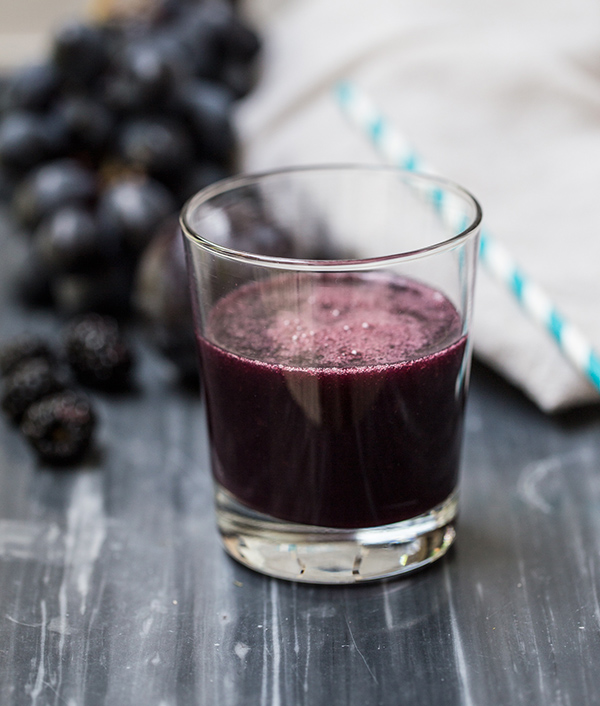 jugo as en vivo ciruelas uvas y moras con essenzia green