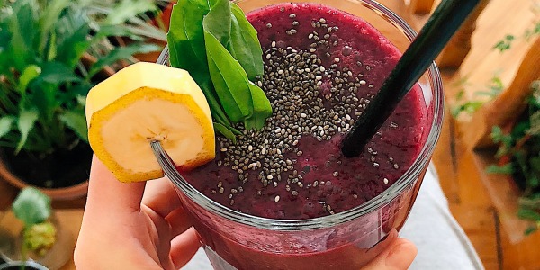 Come preparare uno smoothie con l'Estrattore di succo