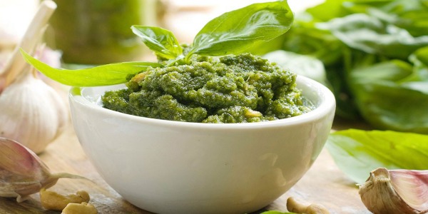 Come fare un pesto alla genovese vegan con estrattore di succo