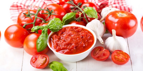 Passata di Pomodoro: Come Farla a Crudo con l'Estrattore