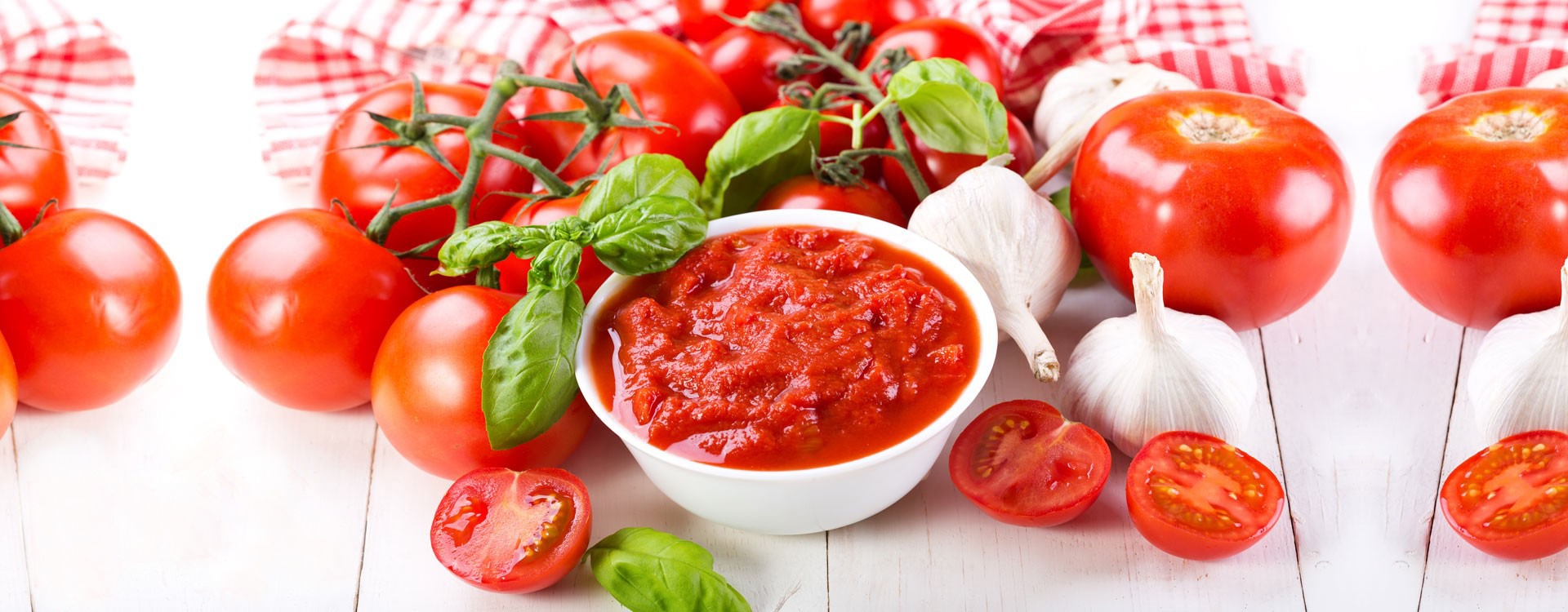 Passata di Pomodoro: Come Farla a Crudo con l'Estrattore